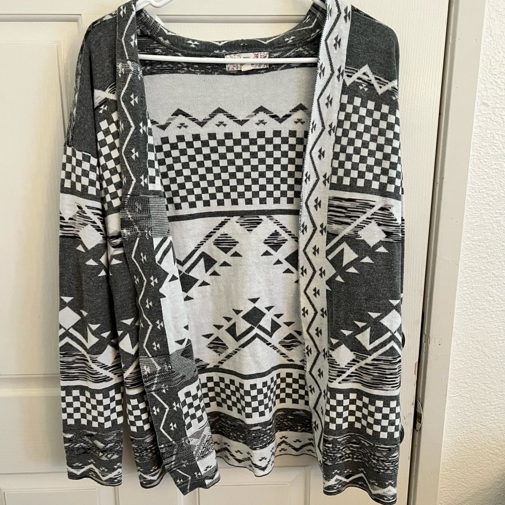 Open sweater / cardigan with design